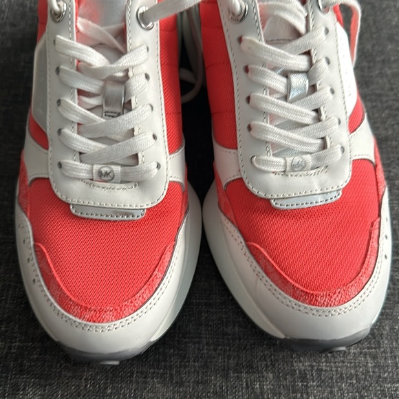 MK Flynn trainer NWT - Picture 3 of 6